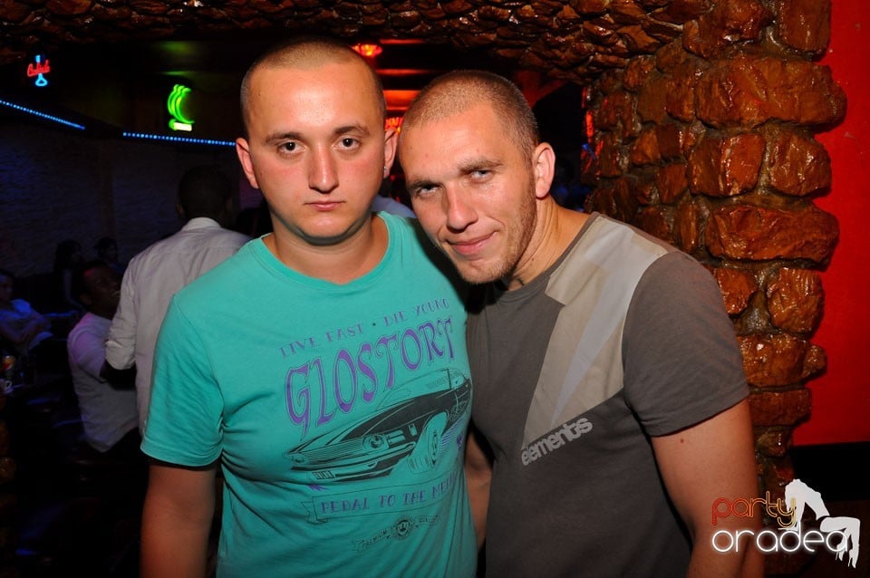 Vineri noaptea în Club Downtown, 