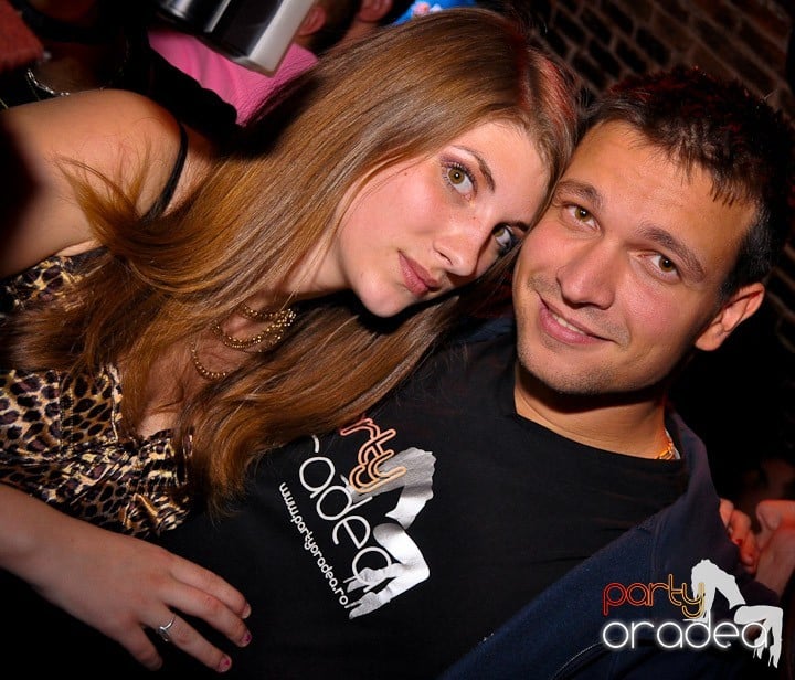 Vineri noaptea în Club Escape, 