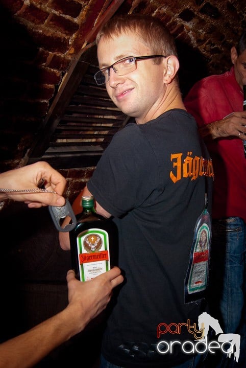 Vineri noaptea în Club Escape, 