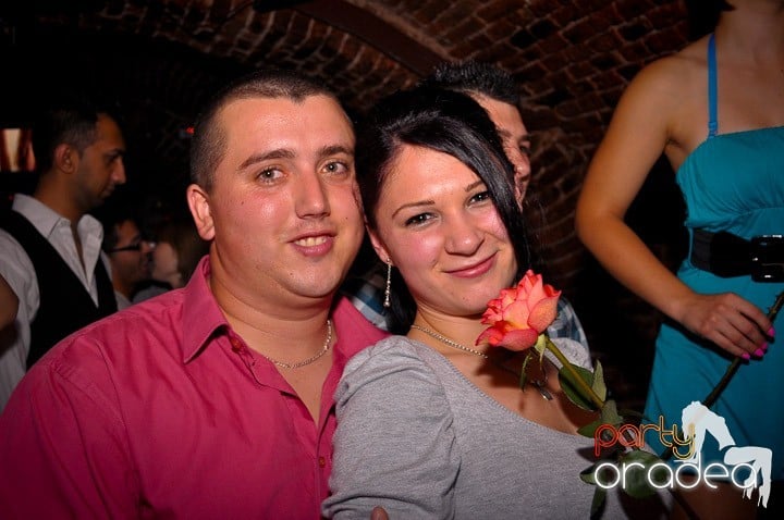 Vineri noaptea în Club Escape, 