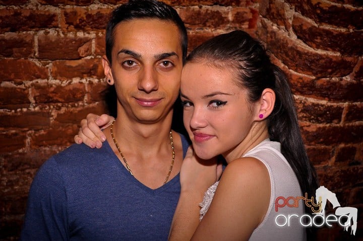 Vineri noaptea în Club Escape, 