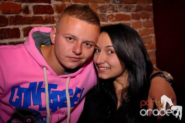 Vineri noaptea în Club Escape, 