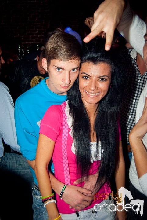 Vineri noaptea în Club Escape, 