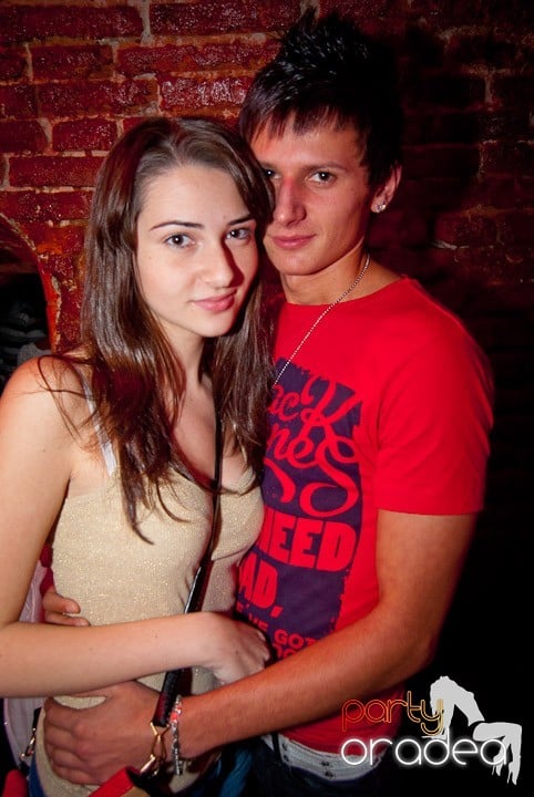 Vineri noaptea în Club Escape, 