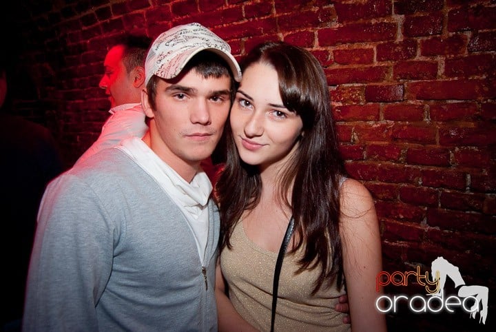 Vineri noaptea în Club Escape, 