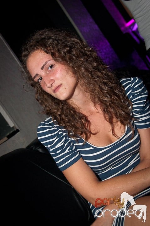 Vineri noaptea în Club Life, 