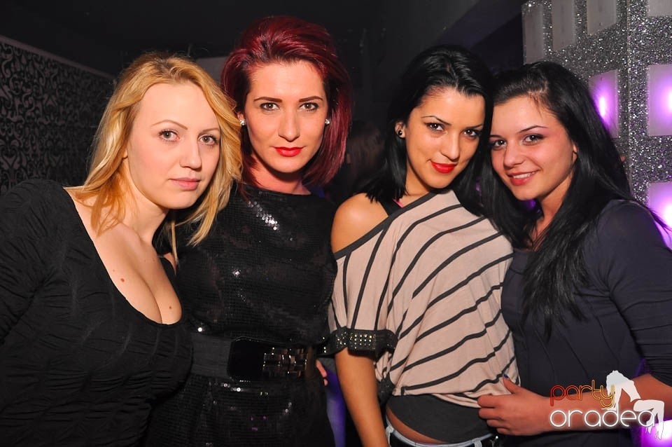 Vineri noaptea în Club Life, 