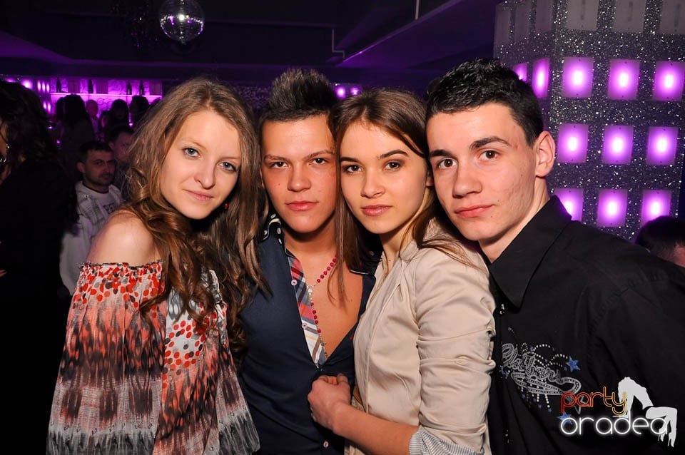 Vineri noaptea în Club Life, 