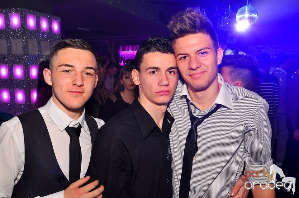 Vineri noaptea în Club Life, 
