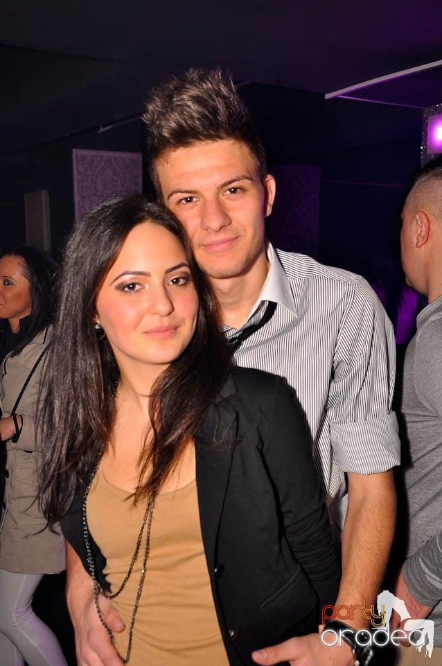 Vineri noaptea în Club Life, 