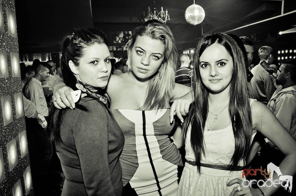 Vineri noaptea în Club Life, 