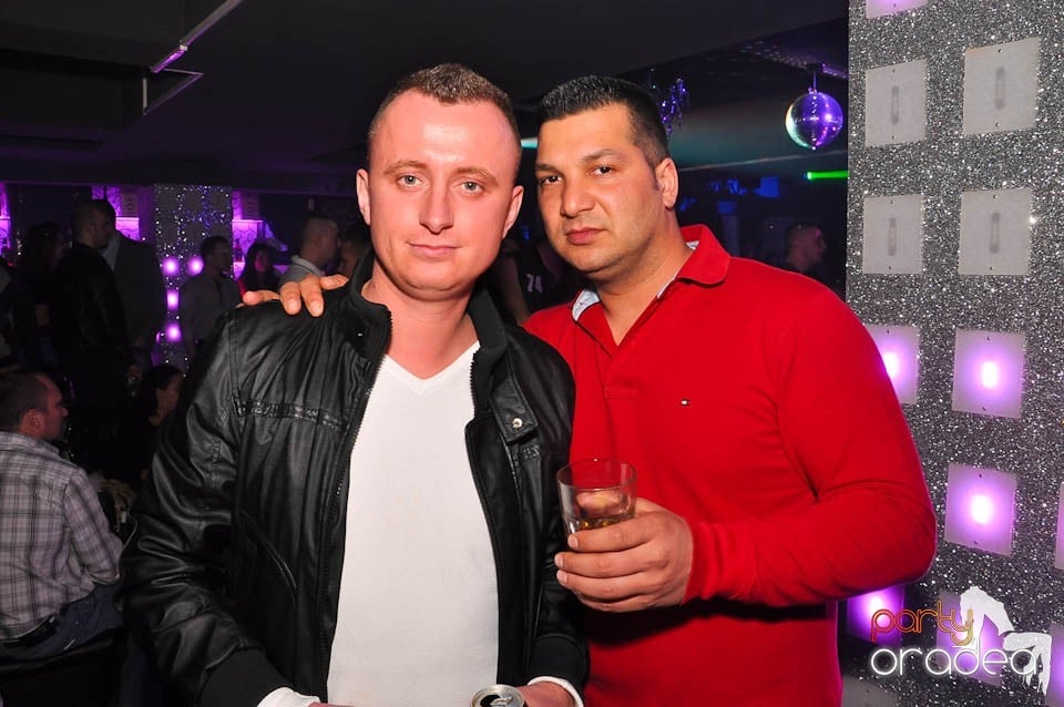 Vineri noaptea în Club Life, 