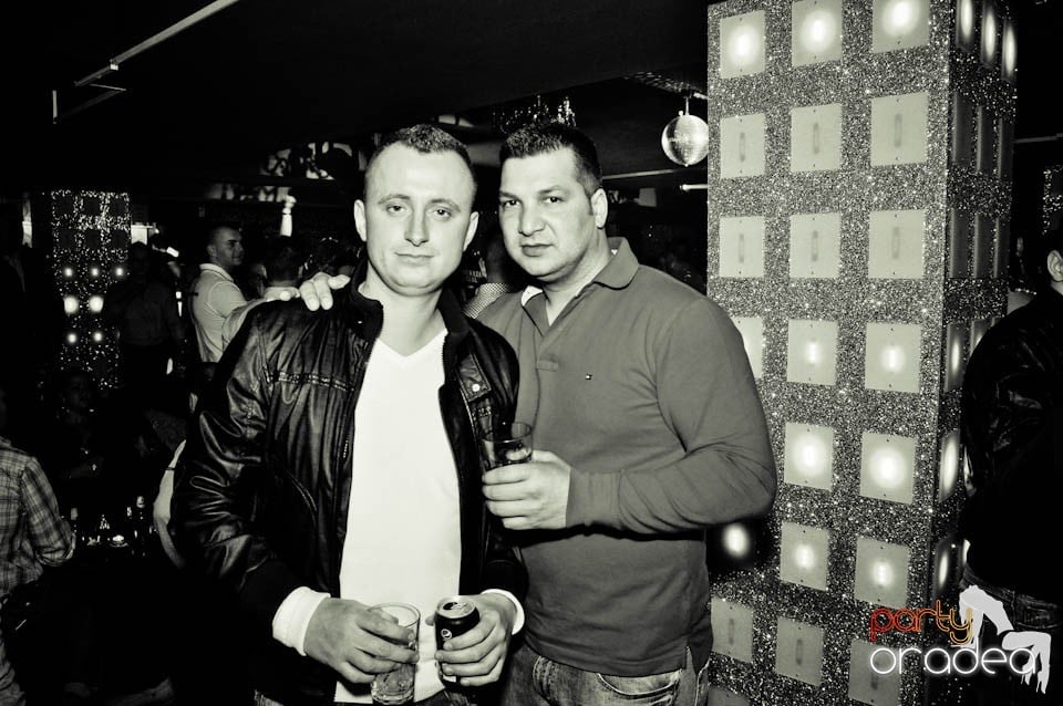 Vineri noaptea în Club Life, 