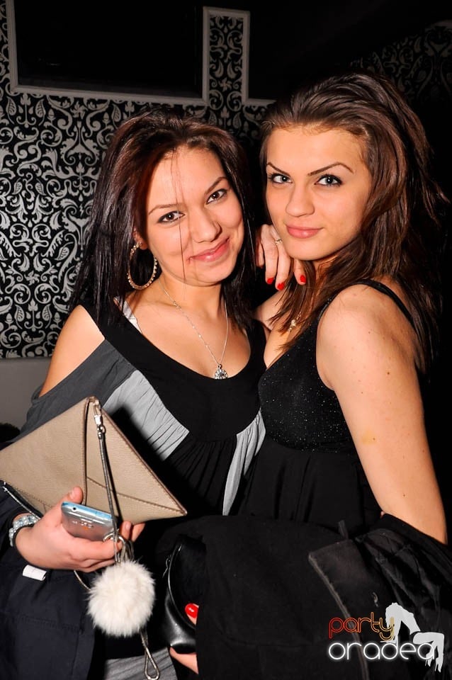 Vineri noaptea în Club Life, 