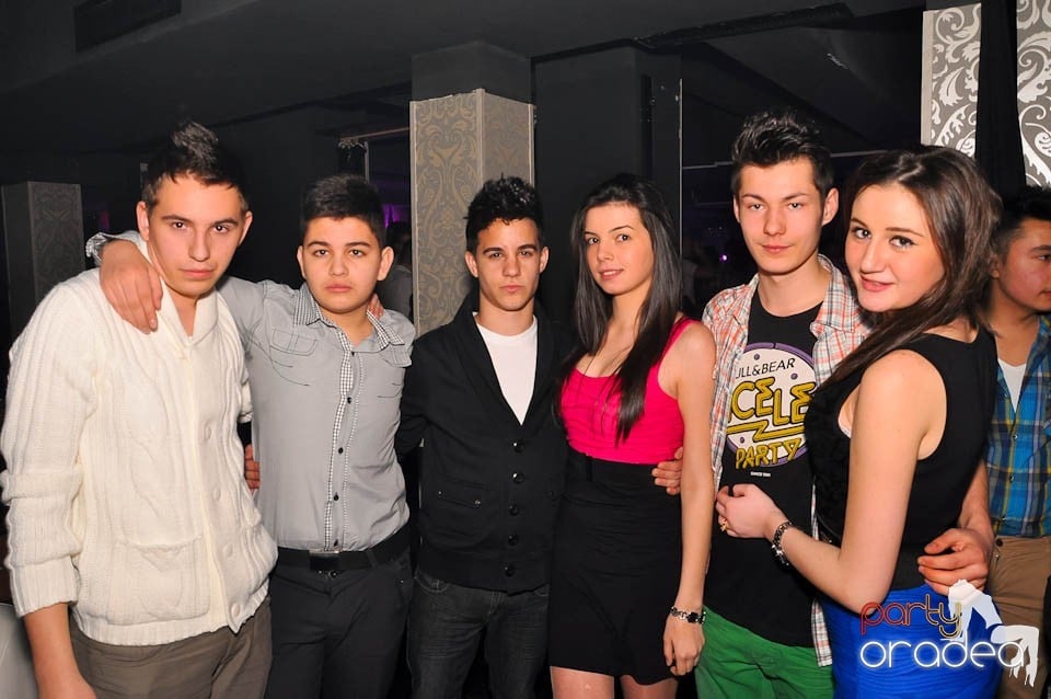 Vineri noaptea în Club Life, 