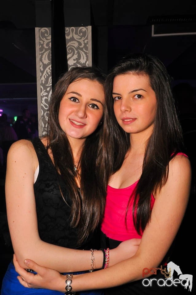 Vineri noaptea în Club Life, 