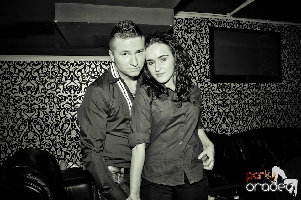 Vineri noaptea în Club Life, 