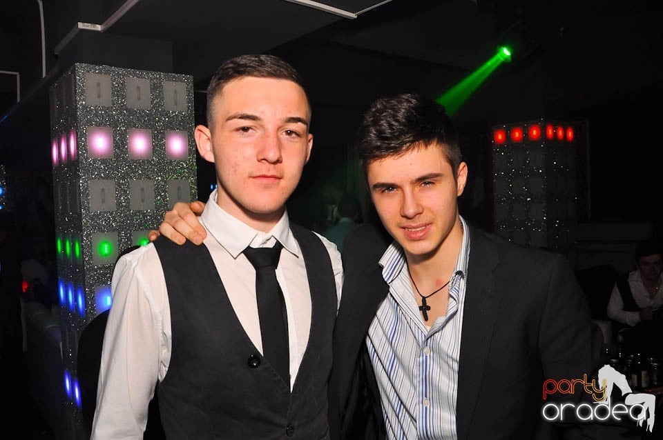 Vineri noaptea în Club Life, 