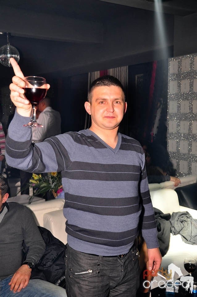 Vineri noaptea în Club Life, 
