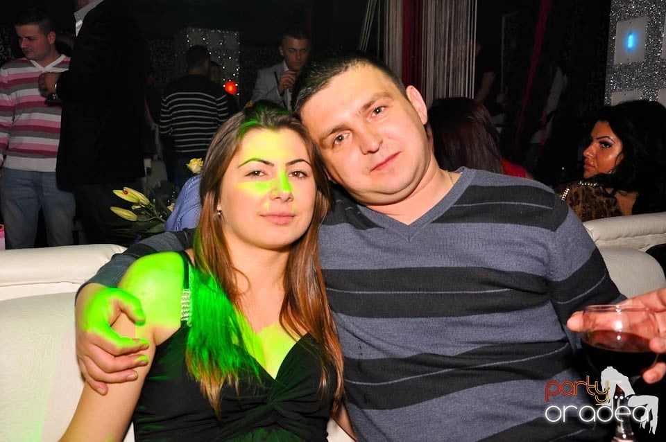 Vineri noaptea în Club Life, 