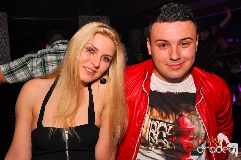 Vineri noaptea în Club Life, 