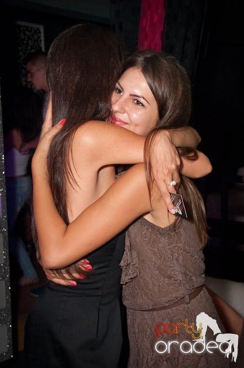 Vineri noaptea în Club Life, 