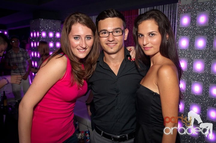 Vineri noaptea în Club Life, 