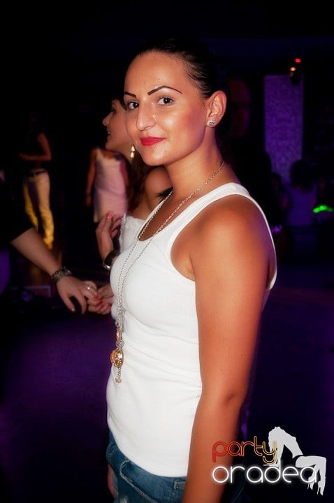 Vineri noaptea în Club Life, 