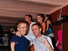 Vineri noaptea în Club Seven