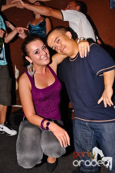 Vineri noaptea în Club Seven, 