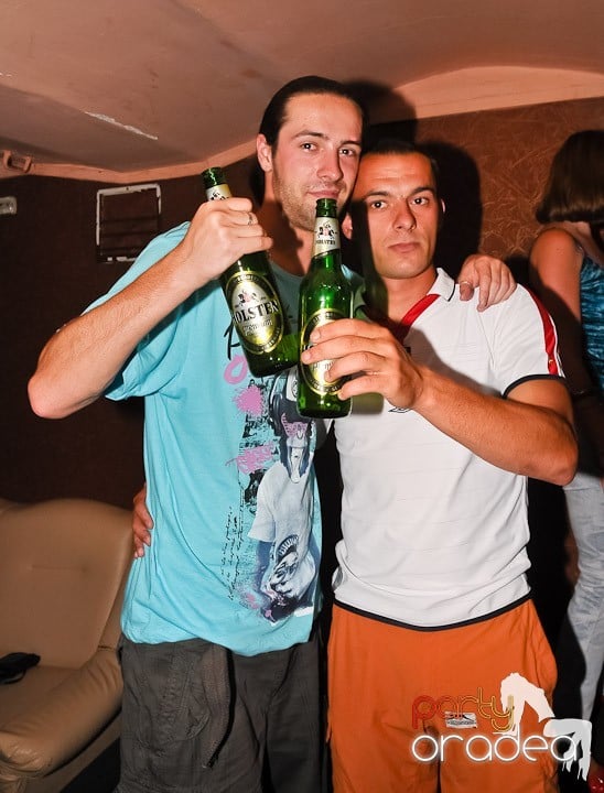 Vineri noaptea în Club Seven, 