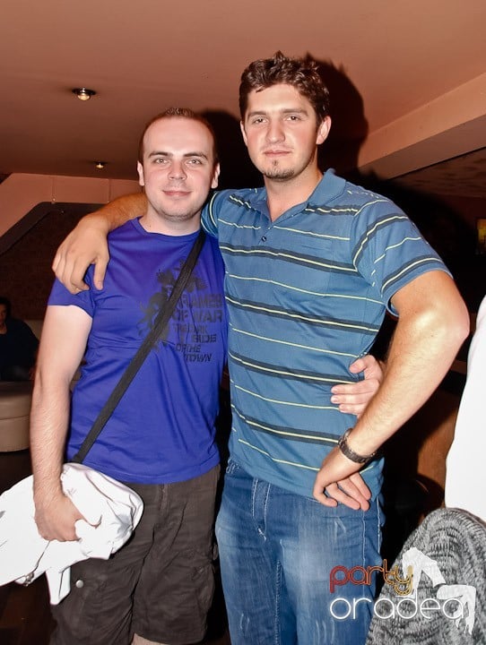 Vineri noaptea în Club Seven, 