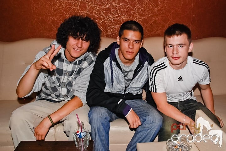 Vineri noaptea în Club Seven, 