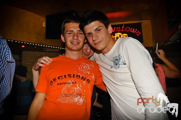 Vineri noaptea în Downtown, 