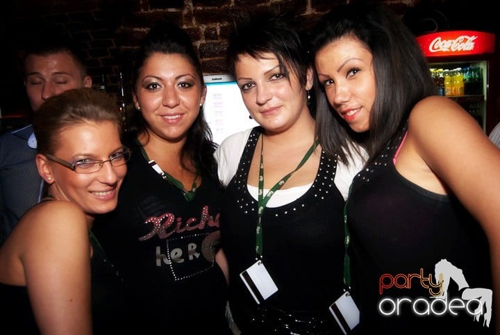 Vineri noaptea în Escape, 