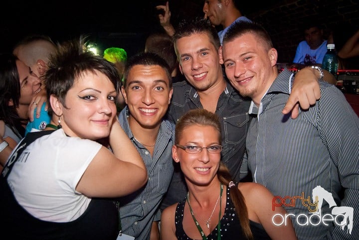 Vineri noaptea în Escape, 