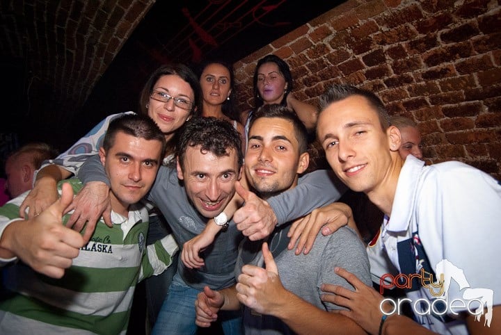 Vineri noaptea în Escape, 