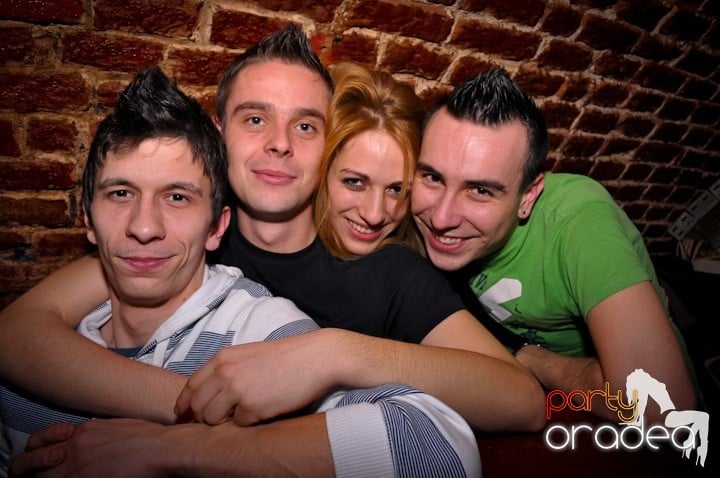 Vineri noaptea în Escape, 