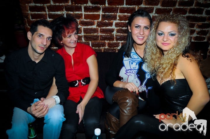 Vineri noaptea în Escape, 