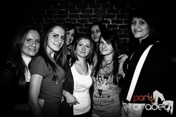 Vineri noaptea în Escape, 