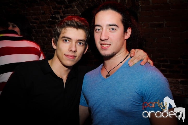 Vineri noaptea în Escape, 