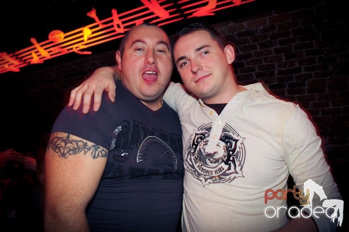 Vineri noaptea în Escape, 