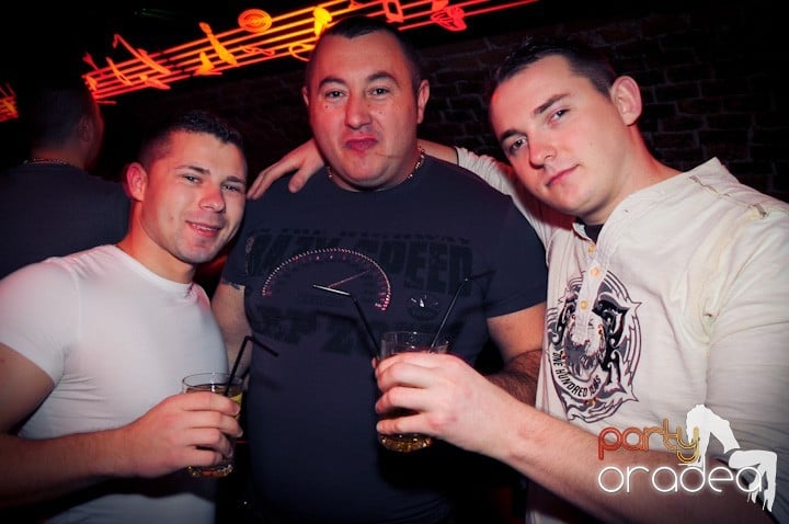 Vineri noaptea în Escape, 