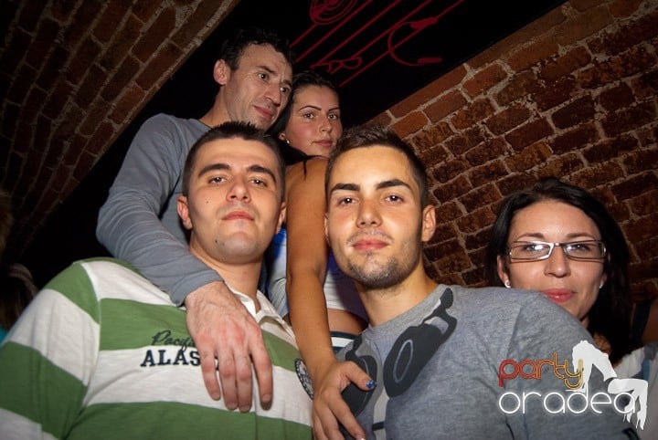 Vineri noaptea în Escape, 