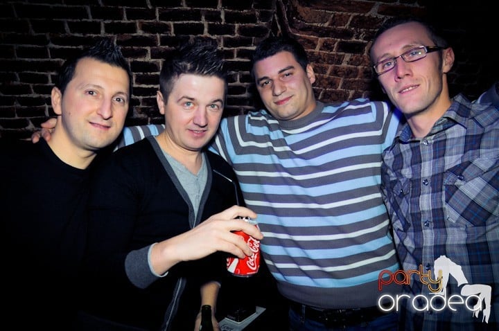 Vineri noaptea în Escape, 