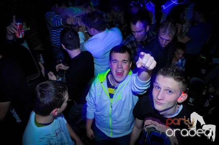 Vineri noaptea în Escape, 