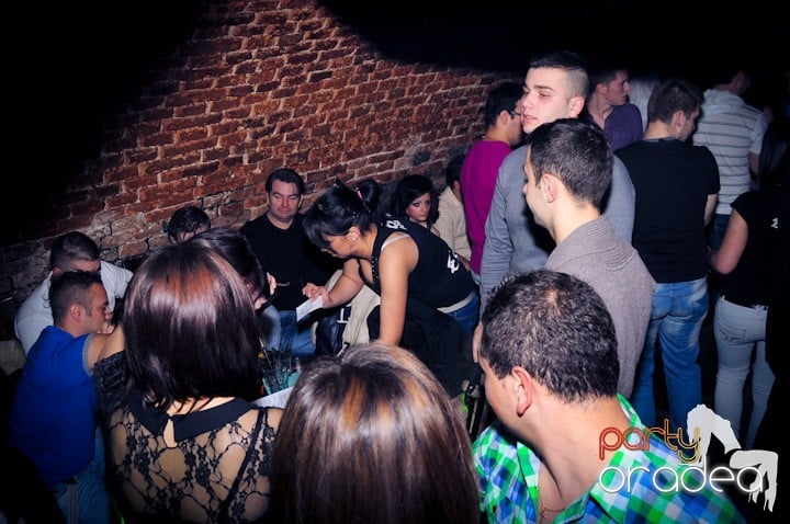 Vineri noaptea în Escape, 