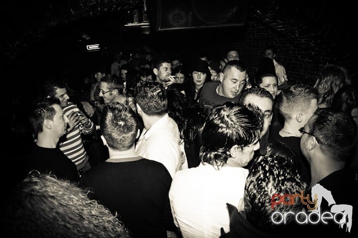 Vineri noaptea în Escape, 