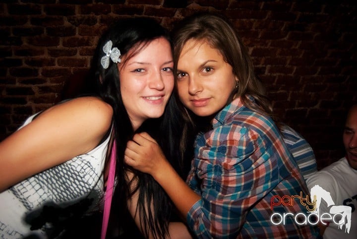 Vineri noaptea în Escape, 