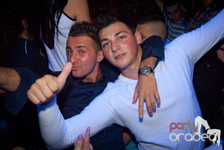 Vineri noaptea în Escape, 